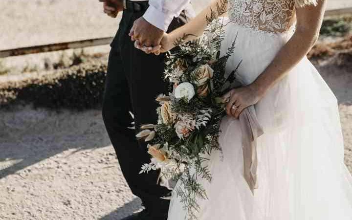 Enchanting Wedding PowerPoint Templates 2020 | The Trend Chips Embodied in the Presentation